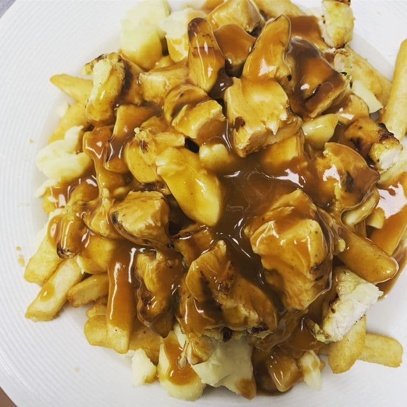 Poutine au poulet grillé / Grilled Chicken Poutine