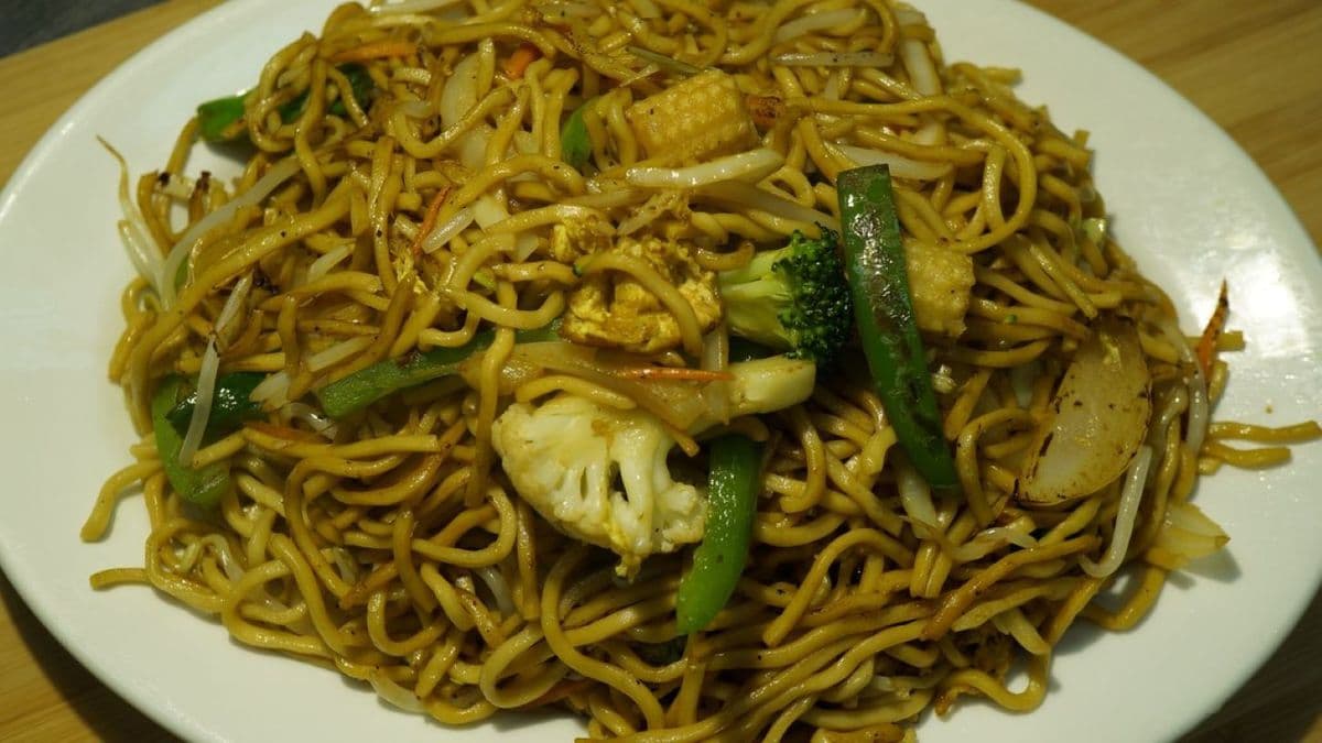 27. Hakka Vegetable Chow-Mein