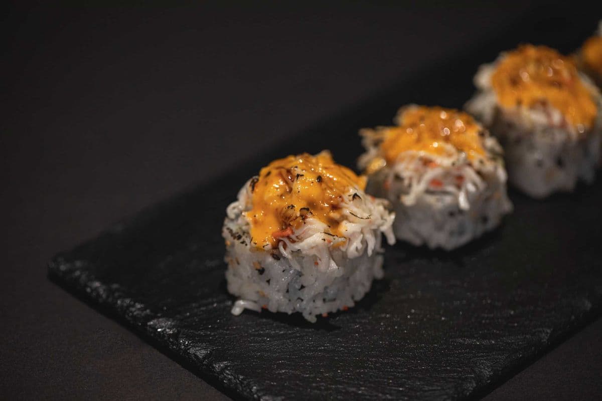 131. Volcano Roll (8 pcs)