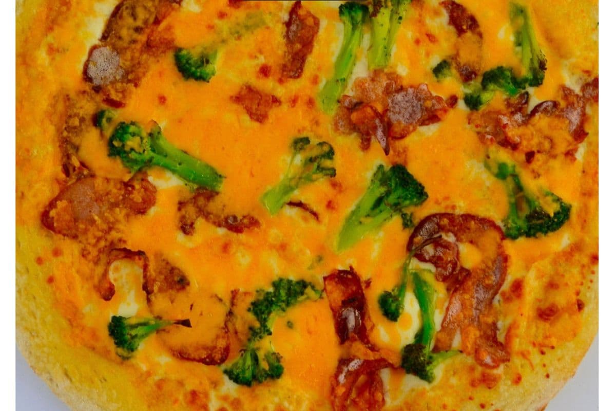 Party Broccoli Cheddar Pizza