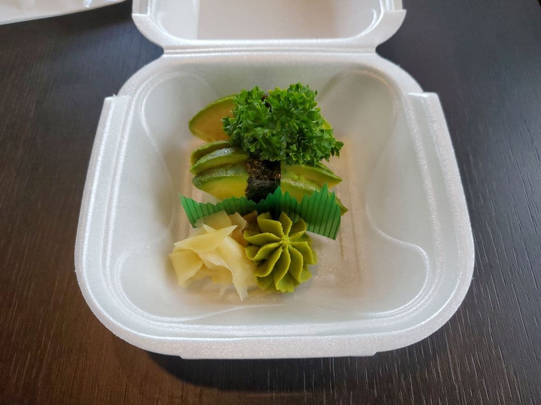 142. Avocado Sushi (2 pcs)
