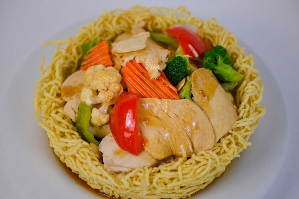79. Stir-Fried Chicken and Mixed Vegetables on Crispy Egg Noodles - Mi Xao Gion Ga, Rau Cai