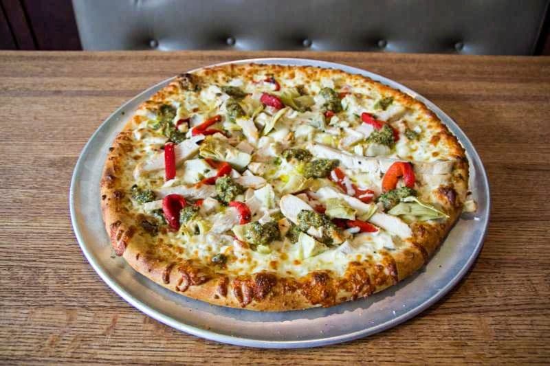 15"+ Grande Tuscan Forno Chicken Pizza