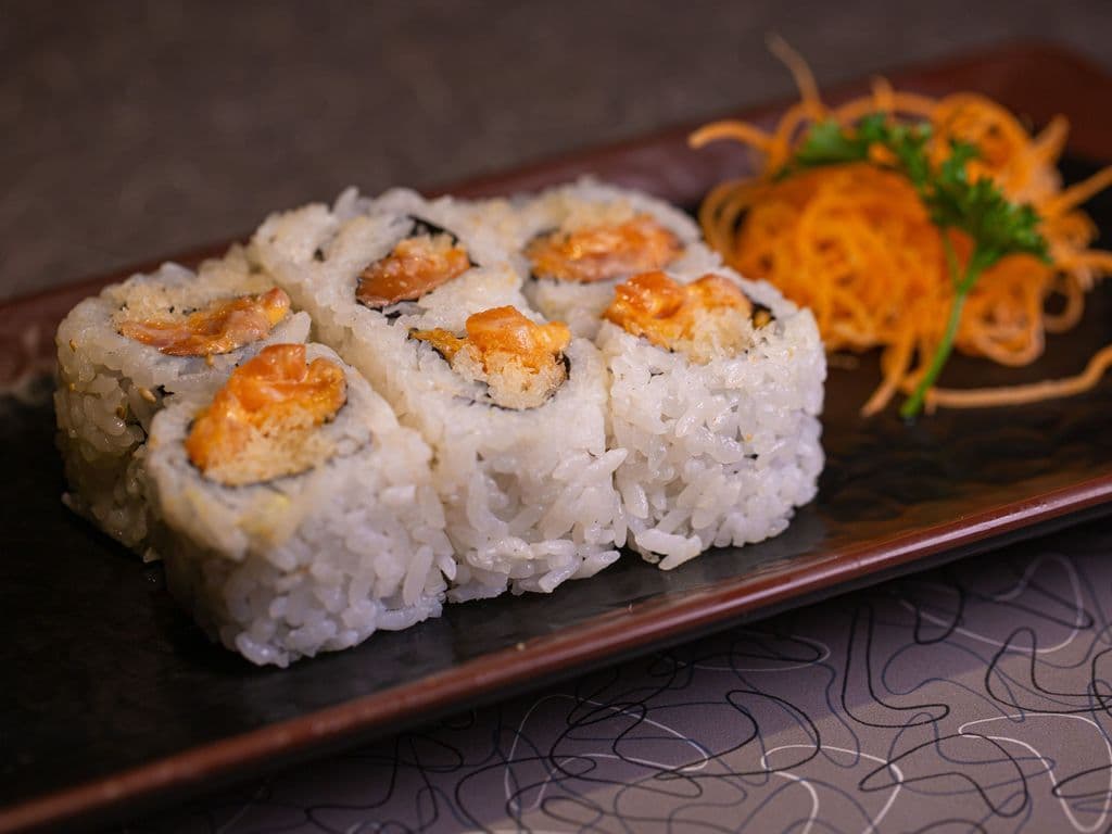 Spicy Salmon Crispy Roll(6pcs)