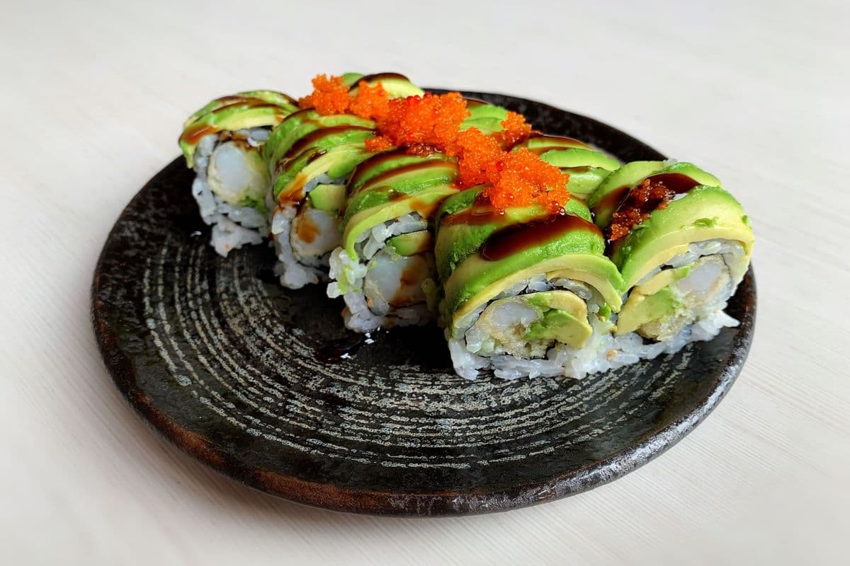 71. Green Dragon Roll (8 pcs)