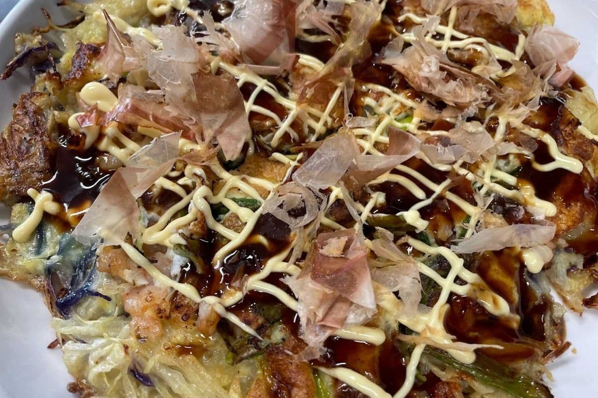 OKOMIAKI (JAPANESE SEAFOOD PANCAKE)
