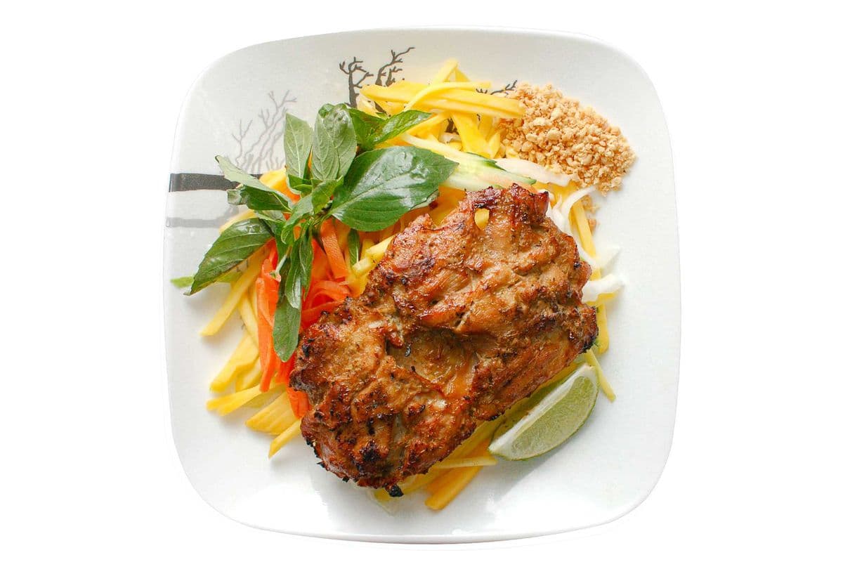 S2. Mango Salad with Grilled Lemongrass Chicken