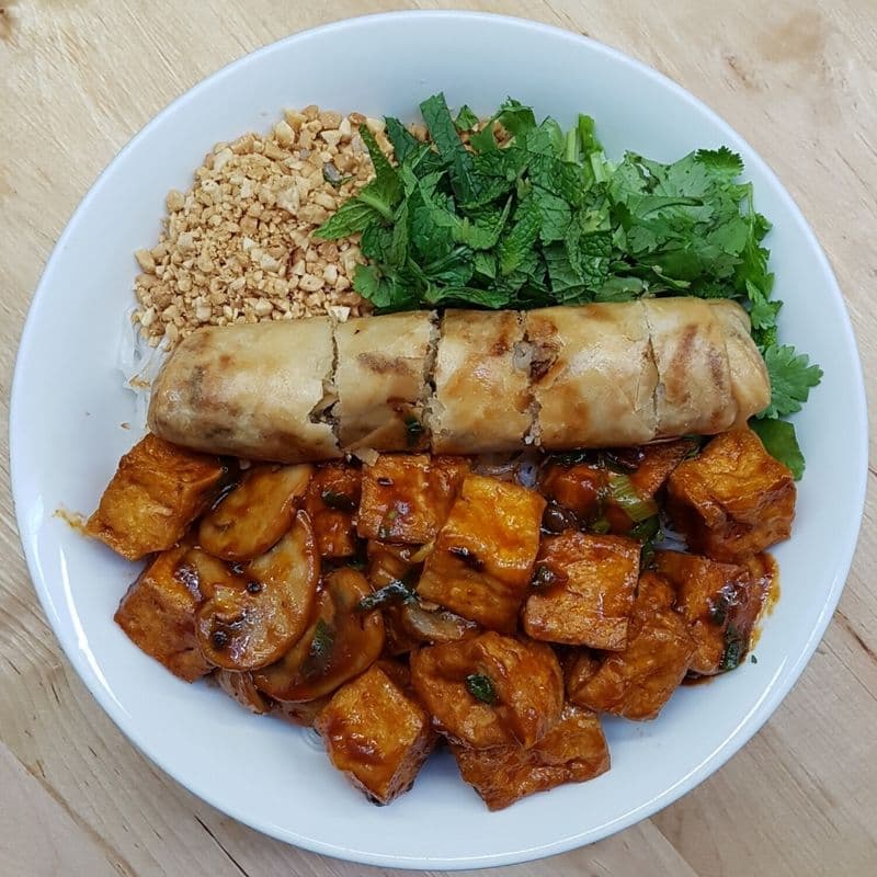 Bol de printemps au tofu frit