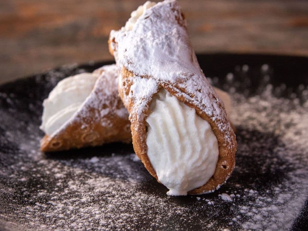 CANNOLI