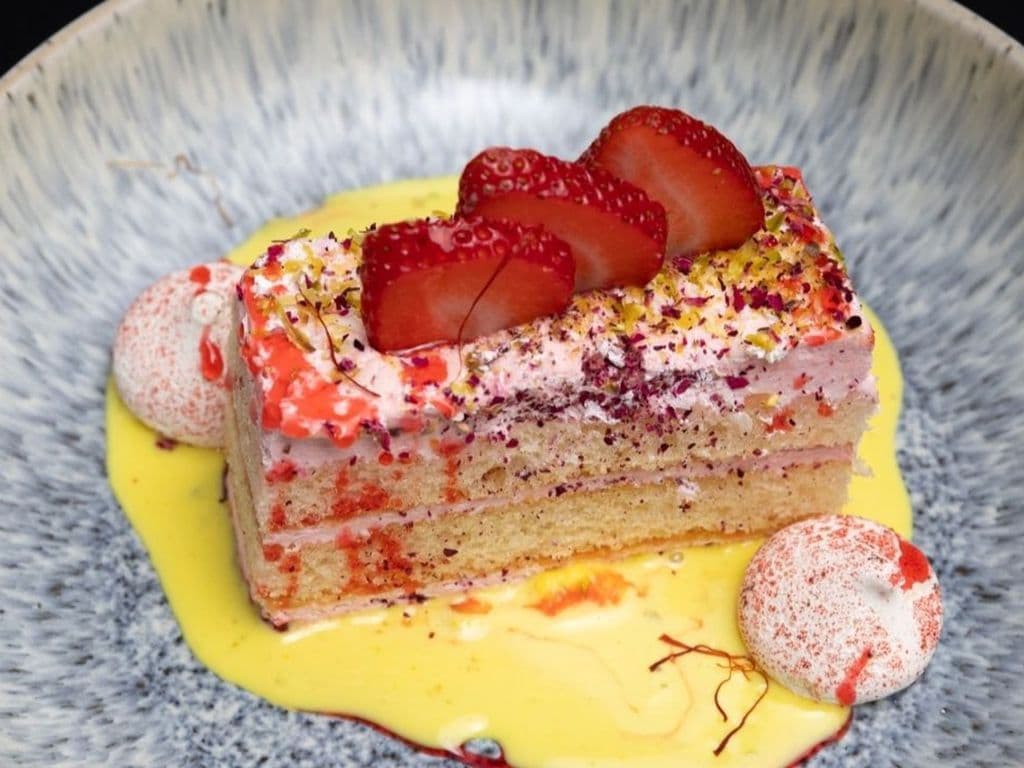 Chai & Pistachio Cake