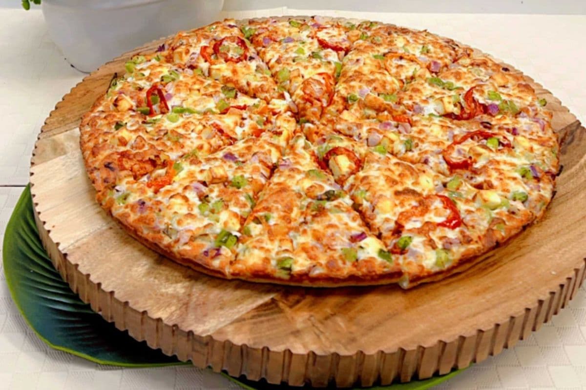 Paneer and Spicy Pizza