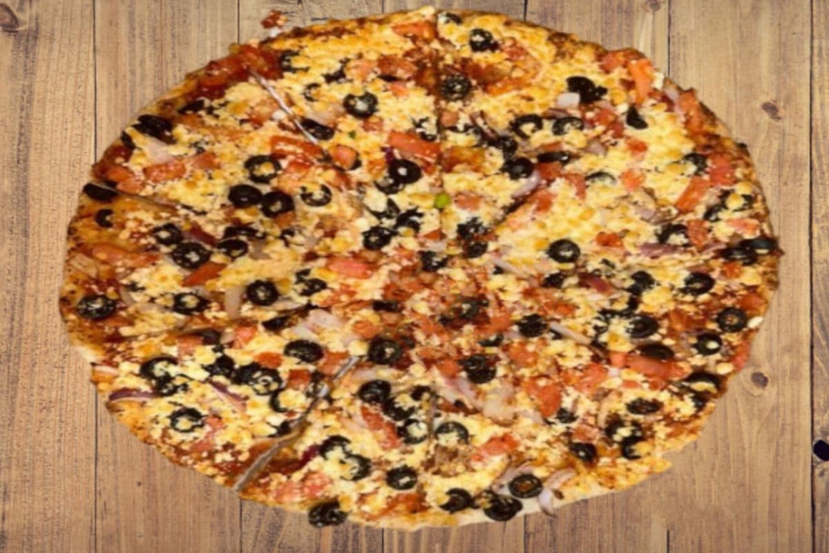 Greek Veggie Pizza - Everyday Special (4 Toppings, 1 Dip, 1 Pop)