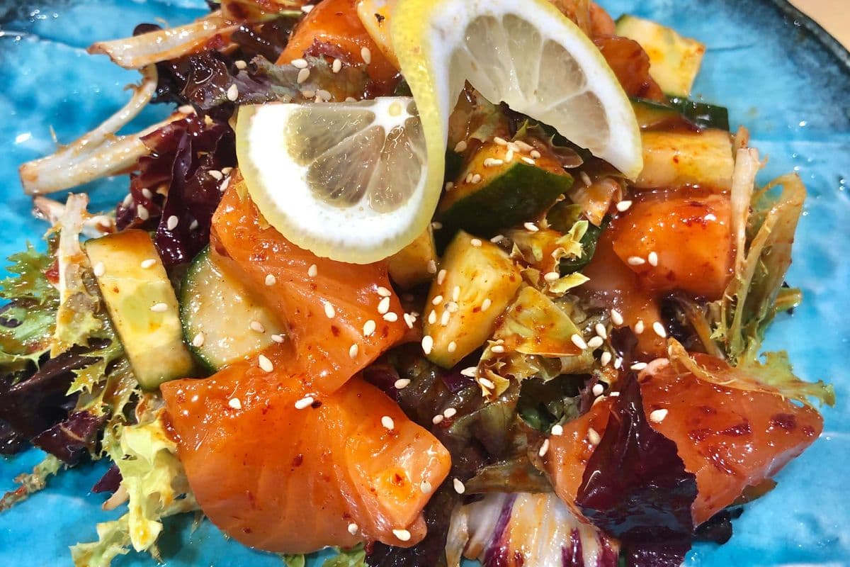 Spicy Salmon sashimi Salad