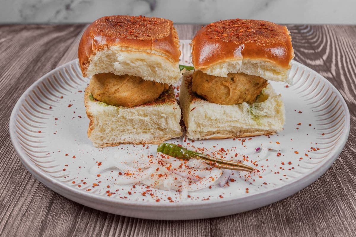 Vada Pav (2 pcs)