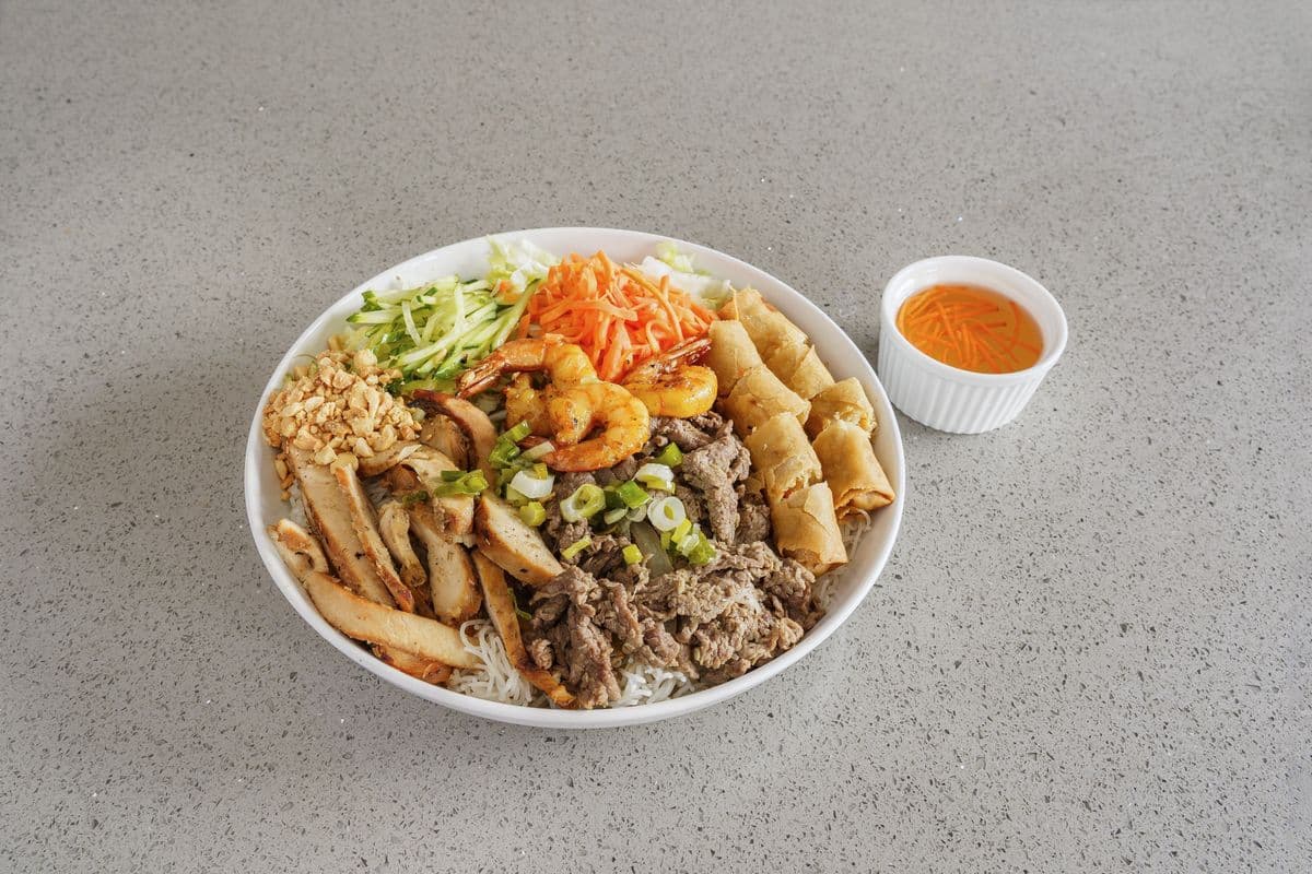 B21. Pho City Deluxe Bowl