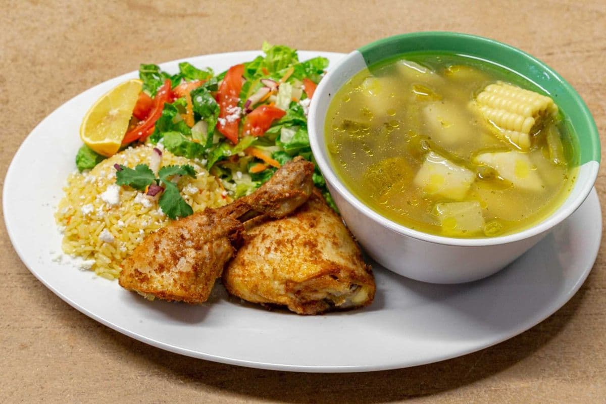 Chicken Soup Combo (Sopa de Pollo Combo)