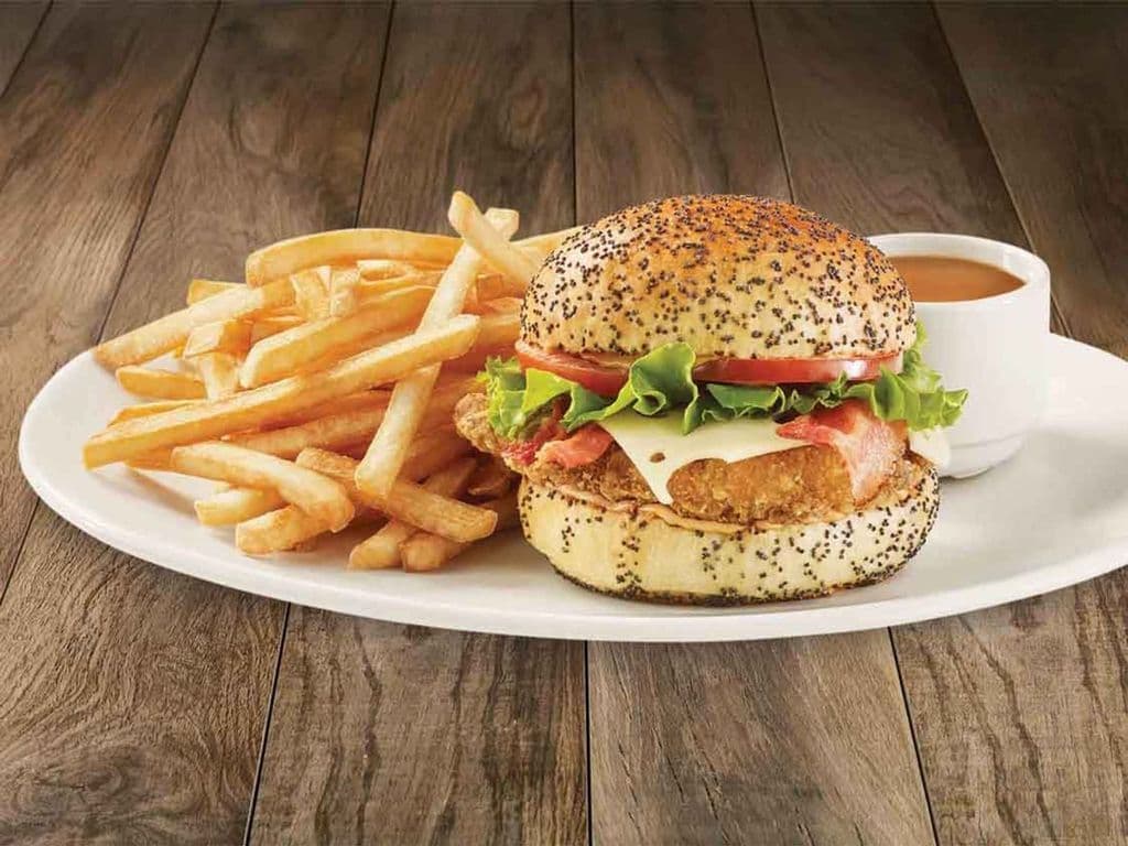 Club burger avec poitrine de poulet  / Club Burger with Chicken Breast