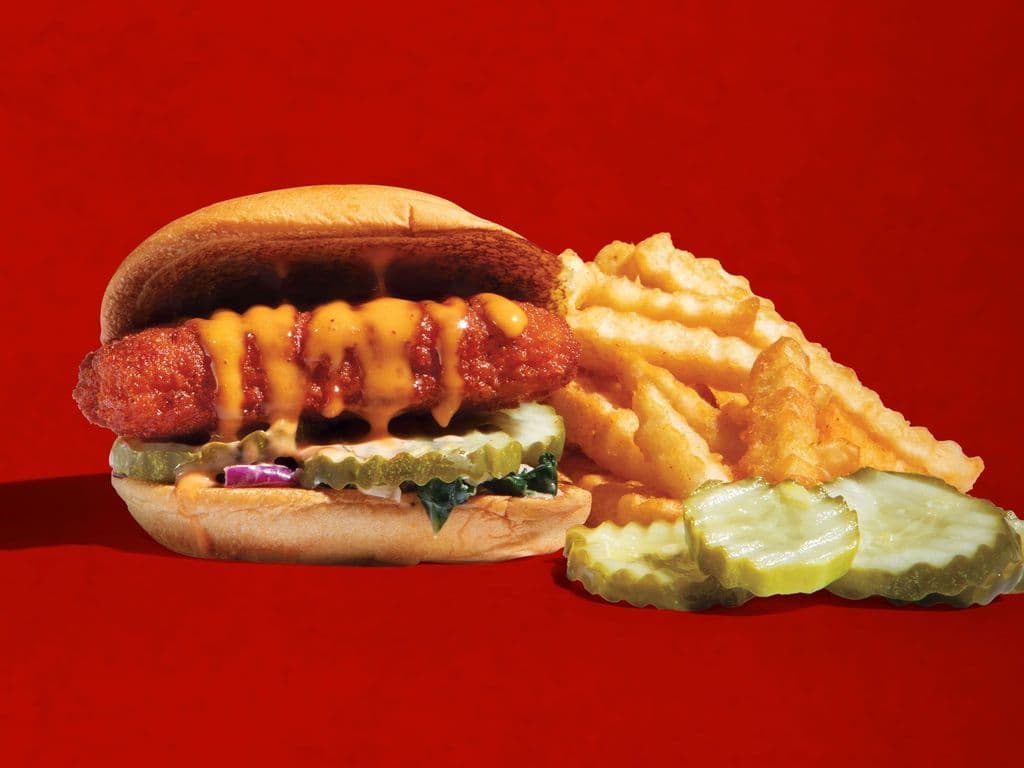 Dave’s Hot Mozz single slider with fries