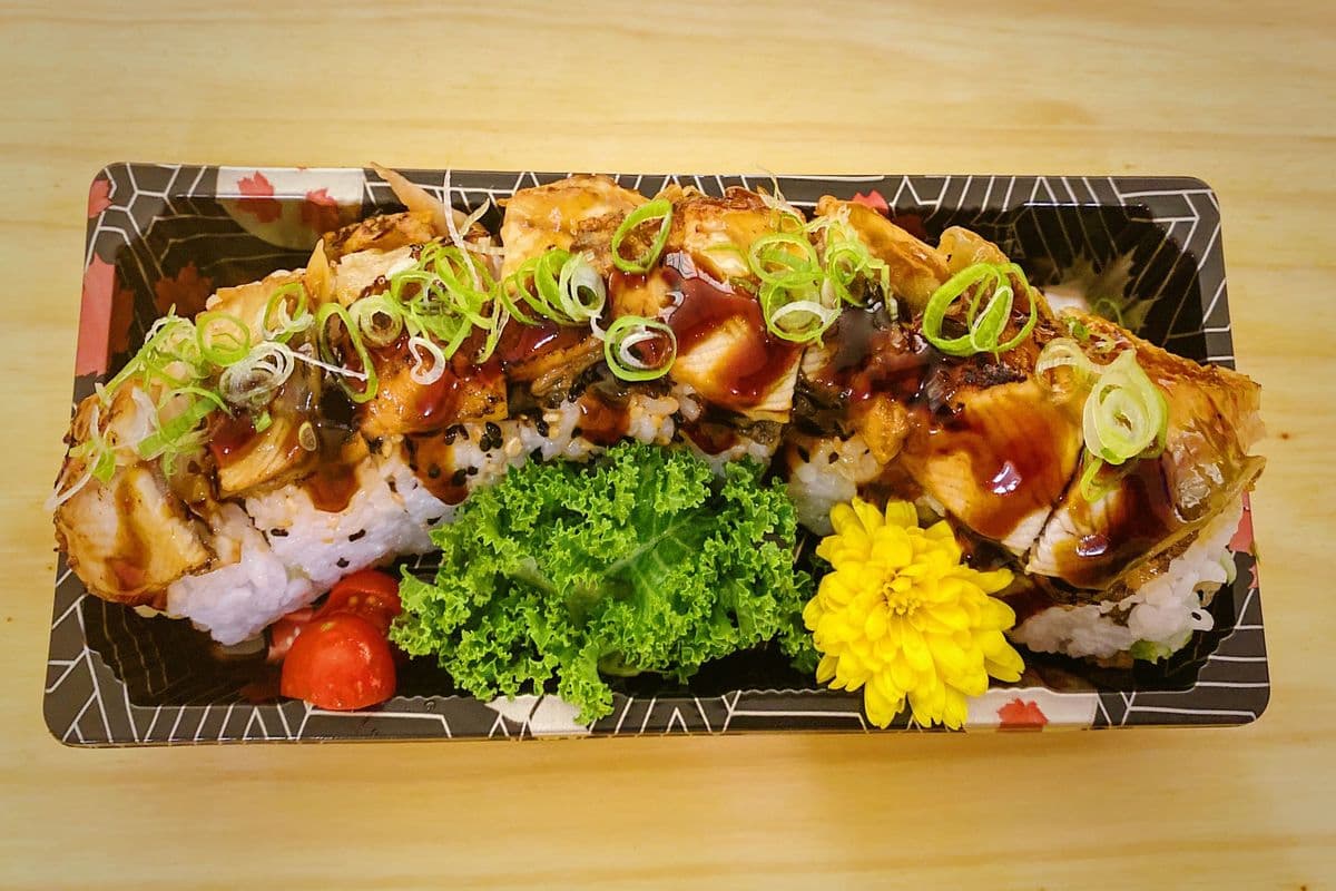 Black Dragon Roll (8 pcs)