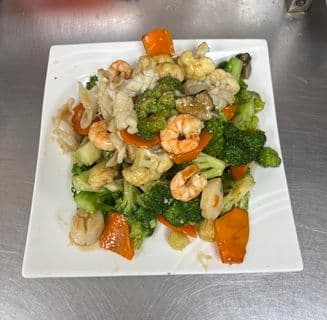  Seafood with Mixed Vegetables(Shrimps & Squids & Scallops) / 海鲜杂菜