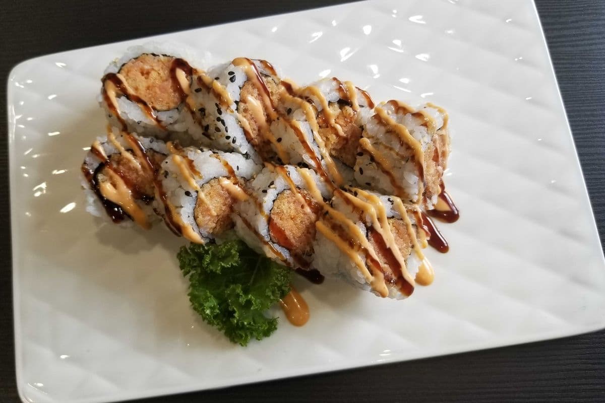 Spicy Salmon Roll (8pcs)