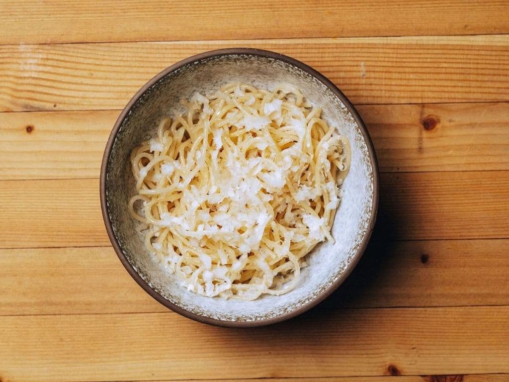 kids spaghettini with butter