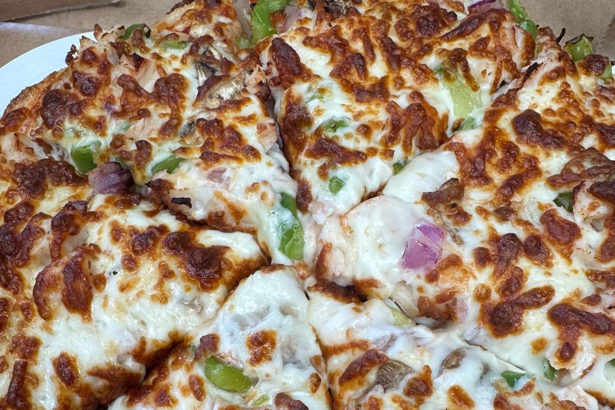Chicken Deluxe Pizza