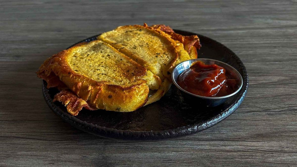 Jalapeño Bacon Grilled Cheese