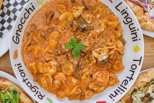 Tortellini rosé aux champignons marinés