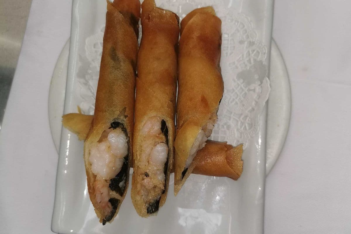 17. Deep-Fried Prawn Spring Rolls 和风虾春卷