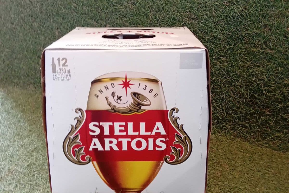 Stella Artois (12 x 330 ml bottle)