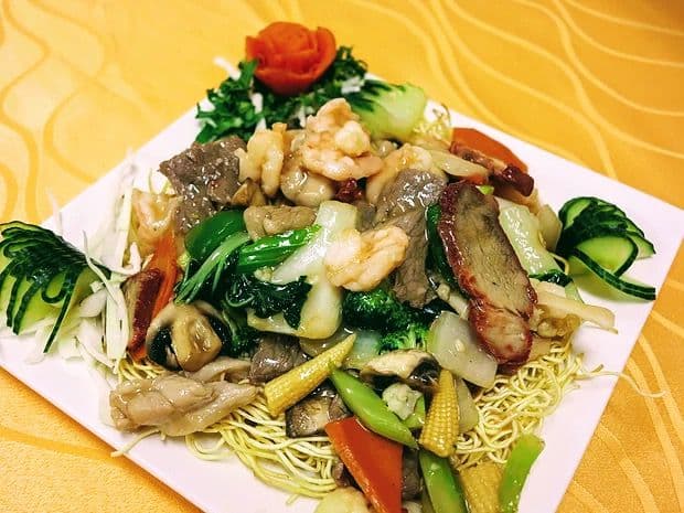 Cantonese Chow Mein (crispy noodle)