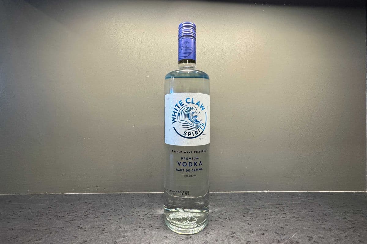 WHITE CLAW VODKA 750ML BTL (1 x 750 ml)