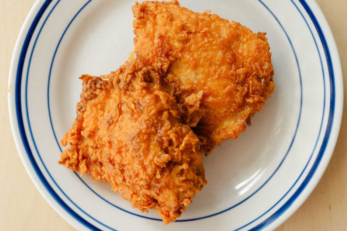 Regular Fried Chicken Thighs (2 pcs)