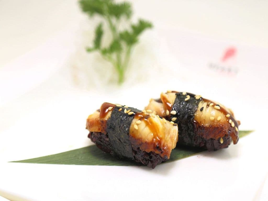 150B brown rice eel sushi