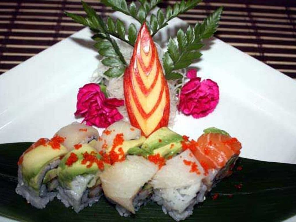 Rainbow Roll (8pcs)