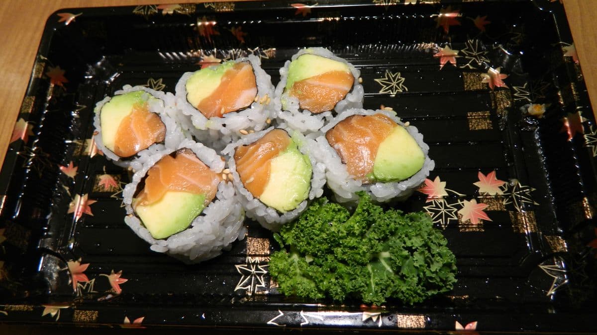 Salmon & Avocado Roll