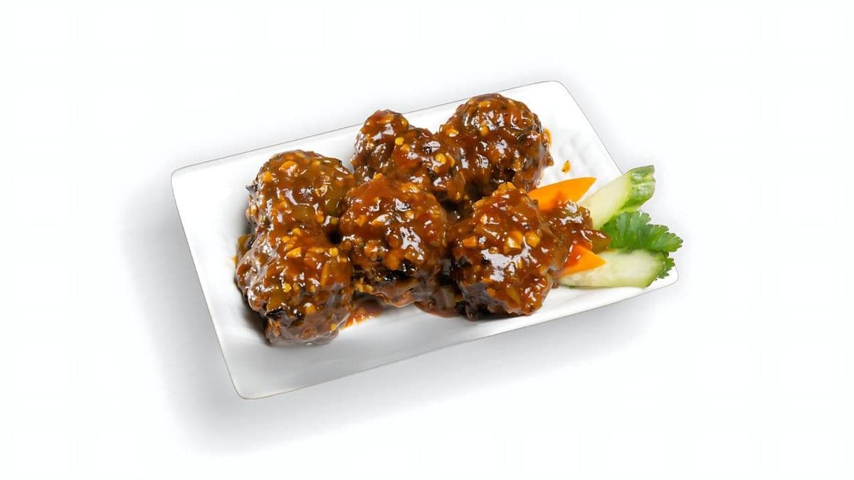 Veggie Manchurian Dry/Gravy (8pcs)
