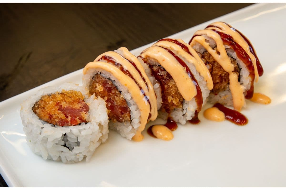 Spicy Tuna Roll (8 pcs) (Spicy)