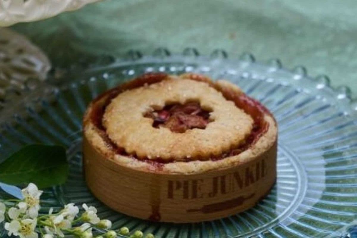 Rhubarb Pie (8 cm)