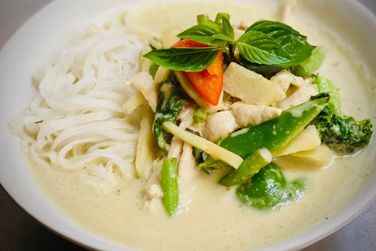 Noodle with Green Curry
