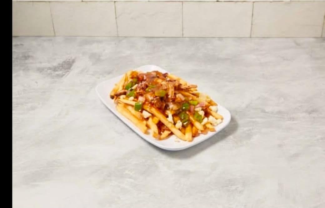 Large Poutine with BBQ Chicken