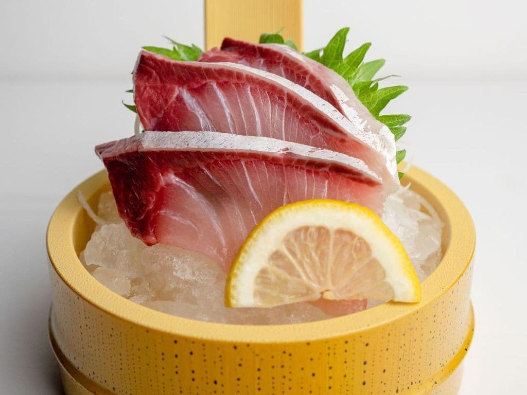 Hamachi Sashimi X 3 Pcs