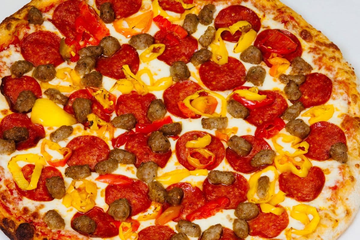 12" Medium Regino's Delux Pizza