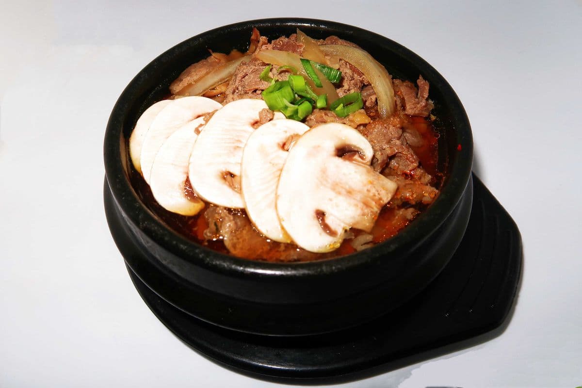 Bulgogi Mushroom Stew (불고기버섯찌개)