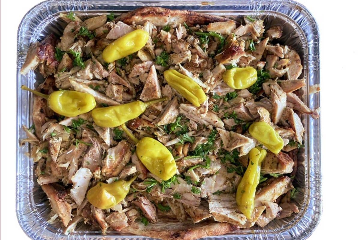 Chicken shawarma tray with 8 OZ garlic Sauce