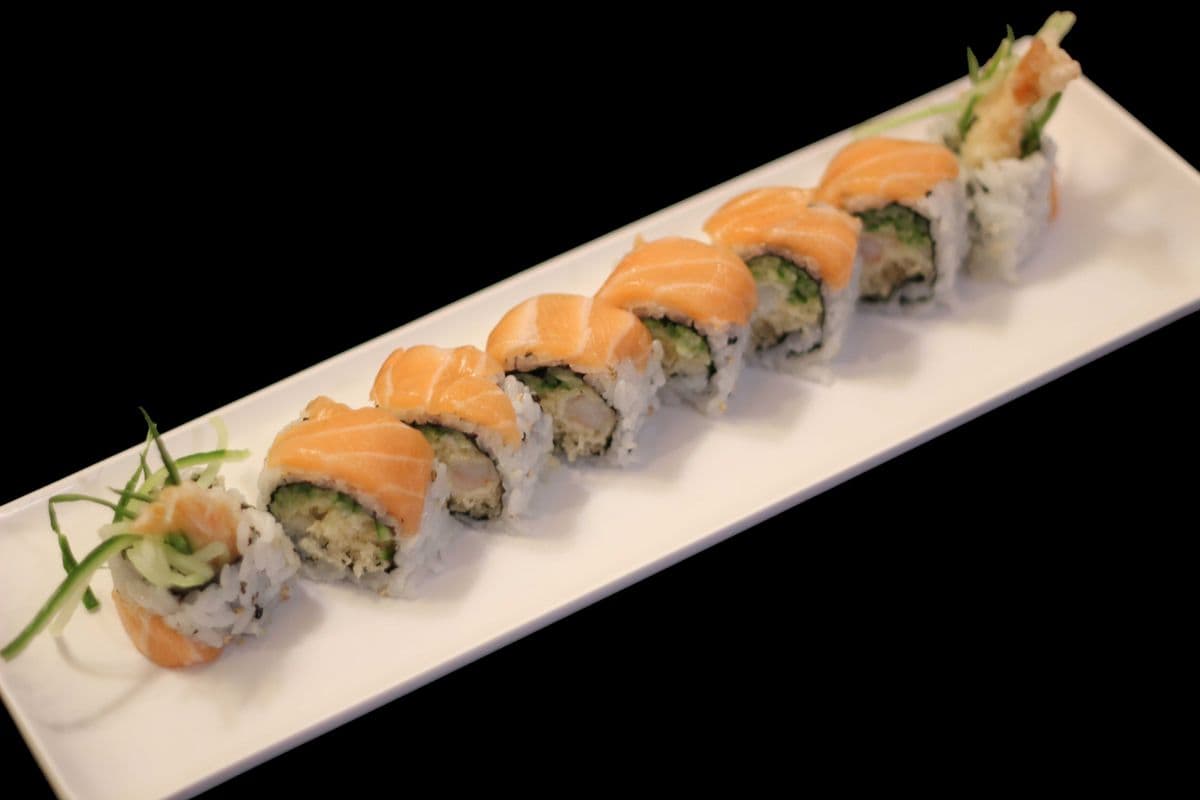 4. Gold Dragon Roll (8 pcs)