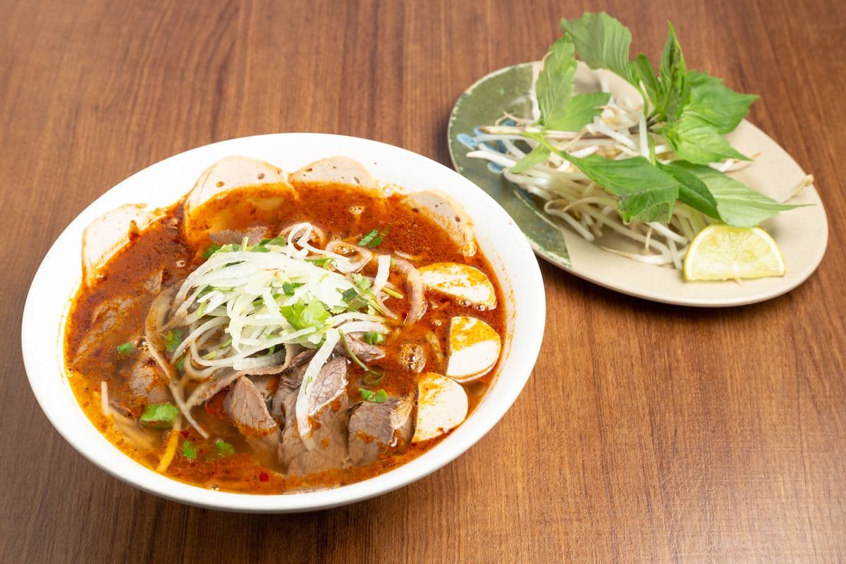 31. Beef Flank in Vermicelli Hot-and-Spicy Soup - Bun Bo Hue