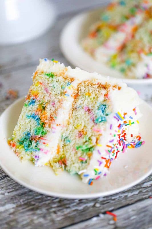 Sprinkles Cake (V)