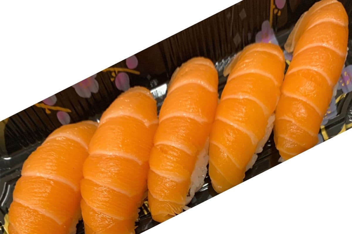 Salmon Sushi (5 pcs)